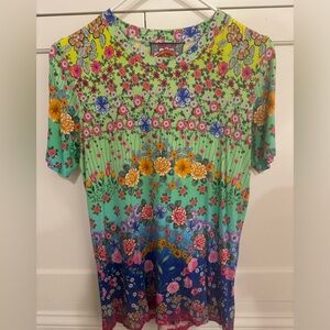 Johnny Was Rainbow Fields short sleeve tshirt. Size Small